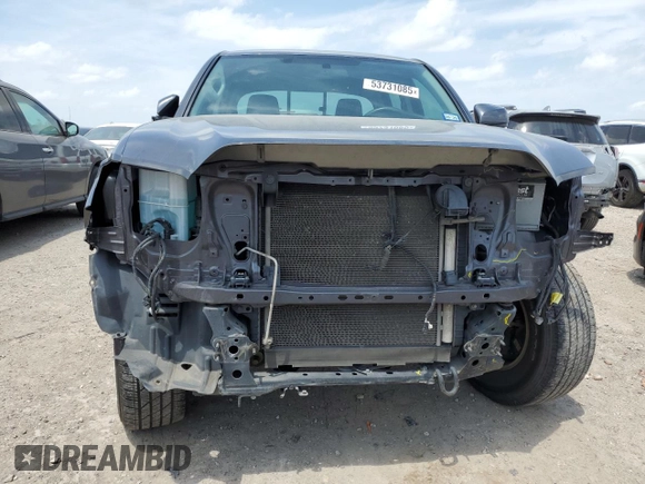 2017 Toyota Tacoma SR z VIN 5TFAX5GNXHX096186, wystawiony jako Copart lot #53731085 z przebiegiem 109 821 mil mil oraz Szkoda całkowita • Salvage title. Historia ofert i sprzedaży dostępna na DreamBid. Obrazek 5.