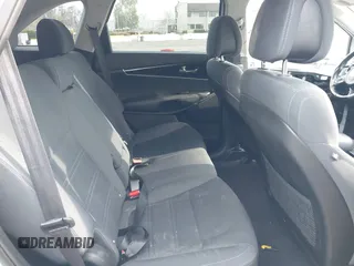 2016 Kia Sorento LX with VIN 5XYPG4A38GG173926, listed as a IAAI auction lot 41921254 with 1 mi miles. Bid and sale history available at carsss.com. Image 8.