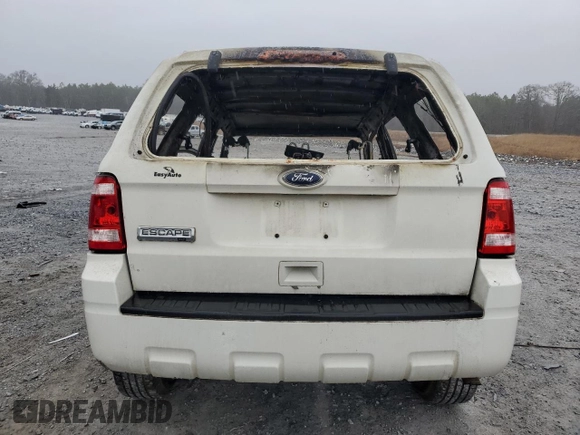 2011 Ford Escape XLT with VIN 1FMCU0D77BKA34304, listed as a Copart auction lot 43464245 with 0 mi miles and Non Repairable. Bid and sale history available at carsss.com. Image 6.