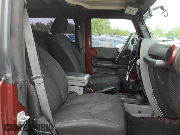 2007 Jeep Wrangler X z VIN 1J4FA24177L230692, wystawiony jako Copart lot #58485465 z przebiegiem 185 997 mil mil oraz Czysty tytuł • Clean title. Historia ofert i sprzedaży dostępna na DreamBid. Obrazek 10.
