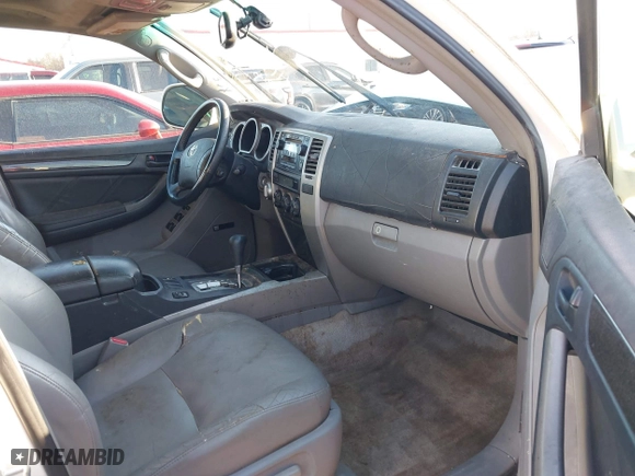 2004 Toyota 4Runner Limited with VIN JTEBT17R840040628, listed as a IAAI auction lot 41764159 with 165,096 mi miles. Bid and sale history available at carsss.com. Image 5.