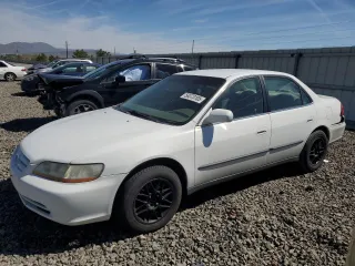 1998 Honda Accord LX с VIN 1HGCG5649WA145400, выставлен на аукционе Copart как лот 56373105 с пробегом 319 020 миль миль и Списание • Salvage title. История ставок и продаж доступна на DreamBid. Изображение 1.