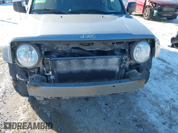 2014 Jeep Patriot Sport with VIN 1C4NJPBB2ED915782, listed as a IAAI auction lot 41628774 with 144,588 mi miles. Bid and sale history available at carsss.com. Image 6.