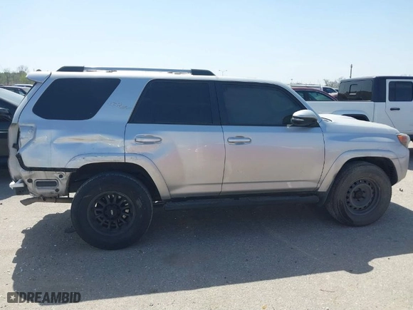 2017 Toyota 4Runner SR5 with VIN JTEBU5JR9H5437934, listed as a IAAI auction lot 41755278 with 258,371 mi miles. Bid and sale history available at carsss.com. Image 13.