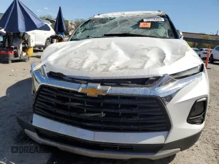 2020 Chevrolet Blazer LT z VIN 3GNKBCRS8LS702225, wystawiony jako Copart lot #55178455 z przebiegiem Nie podano mil oraz Szkoda całkowita • Salvage title. Historia ofert i sprzedaży dostępna na DreamBid. Obrazek 5.