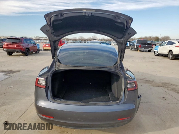 2020 Tesla Model 3 Standard Range Plus z VIN 5YJ3E1EA6LF662676, wystawiony jako Copart lot #47021855 z przebiegiem 58 834 mil mil oraz Czysty tytuł • Clean title. Historia ofert i sprzedaży dostępna na DreamBid. Obrazek 6.