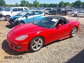 2006 Chevrolet Corvette z VIN 1G1YY36U765107185, wystawiony jako IAAI lot #42176318 z przebiegiem 104 807 mil mil oraz . Historia ofert i sprzedaży dostępna na DreamBid. Obrazek 2.