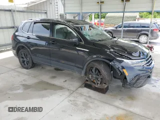 2024 Volkswagen Tiguan SE z VIN 3VV3B7AX5RM124854, wystawiony jako Copart lot #63654575 z przebiegiem 28 495 mil mil oraz Czysty tytuł • Clean title. Historia ofert i sprzedaży dostępna na DreamBid. Obrazek 4.