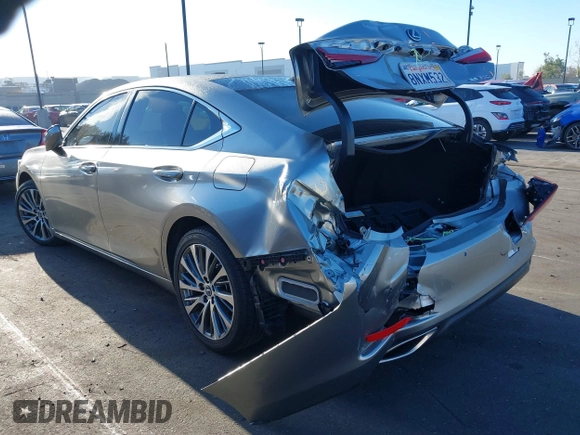2019 Lexus ES 350 with VIN JTHBZ1B17K2004045, listed as a IAAI auction lot 41782256 with 58,039 mi miles and . Bid and sale history available at DreamBid. Image 3.