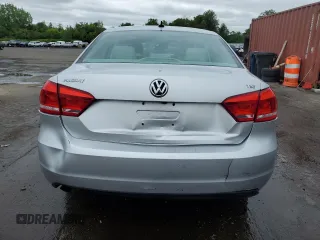 2015 Volkswagen Passat Limited Edition Edition z VIN 1VWAT7A39FC084725, wystawiony jako Copart lot #57993735 z przebiegiem 84 418 mil mil oraz Szkoda całkowita • Salvage title. Historia ofert i sprzedaży dostępna na DreamBid. Obrazek 6.