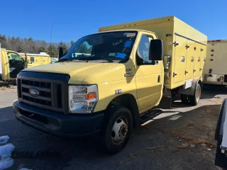 2019 Ford Econoline Commercial with VIN 1FDXE4FS9KDC52269, listed as a Copart auction lot 48694385 with 150,000 mi miles and Clean Title. Bid and sale history available at carsss.com. Image 2.