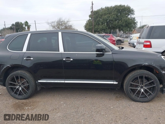 2010 Porsche Cayenne z VIN WP1AA2AP3ALA01666, wystawiony jako IAAI lot #41621362 z przebiegiem 180 966 mil mil oraz . Historia ofert i sprzedaży dostępna na DreamBid. Obrazek 13.