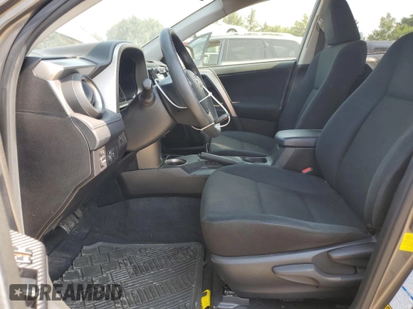 2015 Toyota RAV4 LE z VIN JTMBFREV8FD138497, wystawiony jako Copart lot #60345825 z przebiegiem 62 188 mil mil oraz Szkoda całkowita • Salvage title. Historia ofert i sprzedaży dostępna na DreamBid. Obrazek 7.