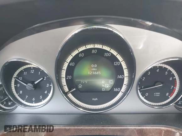 2010 Mercedes-Benz E 350 Luxury z VIN WDDHF8HB2AA259922, wystawiony jako IAAI lot #42080144 z przebiegiem 121 665 mil mil oraz . Historia ofert i sprzedaży dostępna na DreamBid. Obrazek 7.