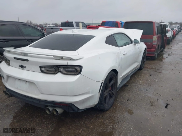 2021 Chevrolet Camaro 1SS with VIN 1G1FE1R74M0102305, listed as a IAAI auction lot 41395915 with 55,215 mi miles. Bid and sale history available at carsss.com. Image 4.
