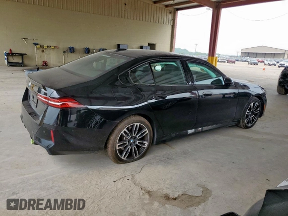 2025 BMW 5 Series 530i с VIN WBA43FJ06SCT74637, выставлен на аукционе Copart как лот 57398745 с пробегом 10 580 миль миль и Чистый • Clean title. История ставок и продаж доступна на DreamBid. Изображение 3.