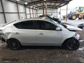 2019 Nissan Versa Sedan SV with VIN 3N1CN7AP3KL880199, listed as a IAAI auction lot 41571655 with 84,561 mi miles. Bid and sale history available at carsss.com. Image 13.