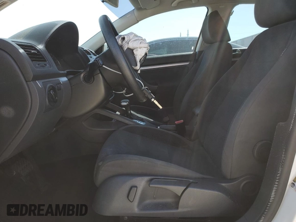 2009 Volkswagen Jetta S с VIN 3VWJM71K39M126913, выставлен на аукционе Copart как лот 49960555 с пробегом Не указан миль и Чистый • Clean title. История ставок и продаж доступна на DreamBid. Изображение 7.