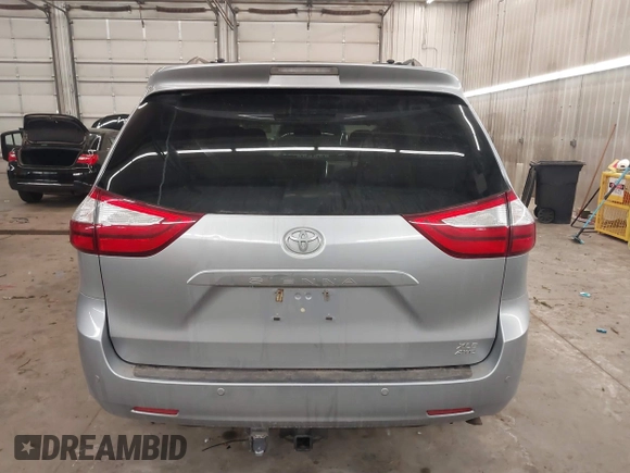 2017 Toyota Sienna XLE z VIN 5TDDZ3DC7HS151052, wystawiony jako IAAI lot #41498506 z przebiegiem 131 063 mil mil oraz . Historia ofert i sprzedaży dostępna na DreamBid. Obrazek 17.