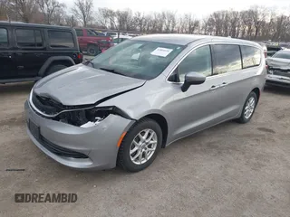 2018 Chrysler Pacifica Touring with VIN 2C4RC1DGXJR177738, listed as a IAAI auction lot 41895939 with 194,788 mi miles and . Bid and sale history available at DreamBid. Image 17.
