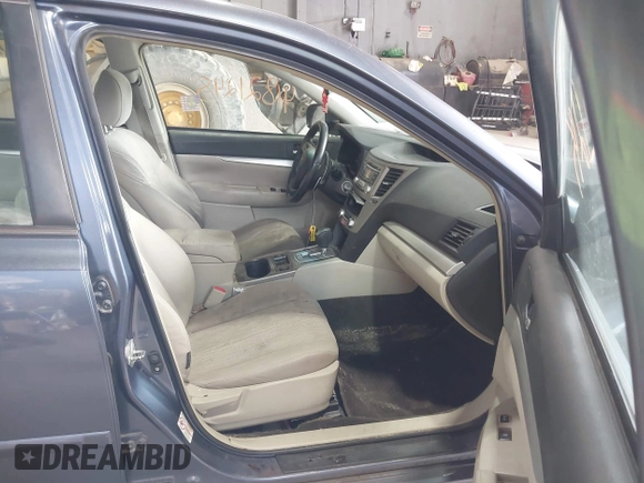 2013 Subaru Legacy Premium z VIN 4S3BMBG67D3014047, wystawiony jako IAAI lot #41821245 z przebiegiem 242 863 mil mil oraz . Historia ofert i sprzedaży dostępna na DreamBid. Obrazek 5.