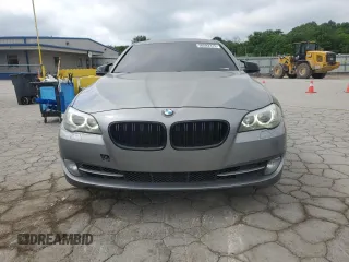 2013 BMW 5 Series 528i xDrive z VIN WBAXH5C52DD107185, wystawiony jako Copart lot #56582315 z przebiegiem 114 550 mil mil oraz Czysty tytuł • Clean title. Historia ofert i sprzedaży dostępna na DreamBid. Obrazek 5.