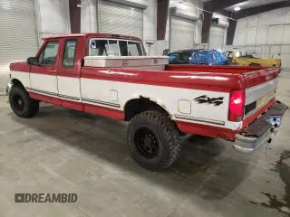 1996 Ford F-250 with VIN 1FTHX26F1TEA71267, listed as a Copart auction lot 48544395 with 201,091 mi miles and Salvage Title. Bid and sale history available at carsss.com. Image 2.