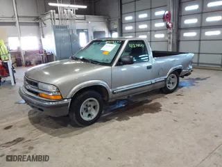 2000 Chevrolet S-10 LS with VIN 1GCCS1449YK187118, listed as a IAAI auction lot 41278247 with 0 mi miles. Bid and sale history available at carsss.com. Image 17.