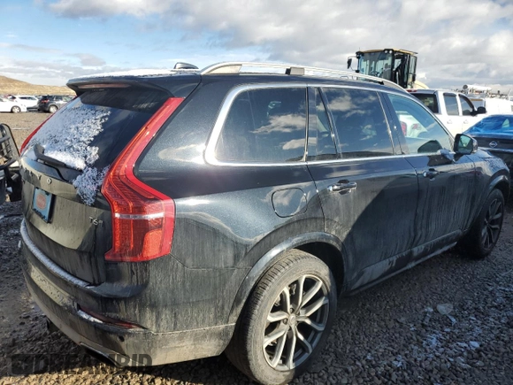 2016 Volvo XC90 T6 Momentum with VIN YV4A22PK2G1084096, listed as a Copart auction lot 70606302 with 132,238 mi miles. Bid and sale history available at carsss.com. Image 3.