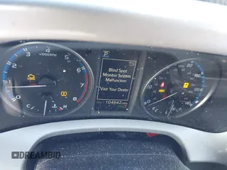 2018 Toyota RAV4 XLE with VIN 2T3RFREV8JW753853, listed as a IAAI auction lot 41526071 with 104,642 mi miles. Bid and sale history available at carsss.com. Image 7.