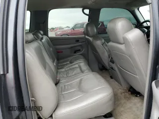 2006 Chevrolet Suburban LS w/1WT with VIN 1GNEC16Z96J167539, listed as a Copart auction lot 52018195 with 310,298 mi miles and Salvage Title. Bid and sale history available at carsss.com. Image 11.
