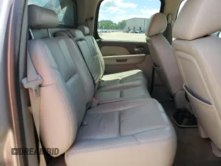 2011 Chevrolet Avalanche LT z VIN 3GNTKFE30BG209600, wystawiony jako Copart lot #59156275 z przebiegiem 213 396 mil mil oraz Czysty tytuł • Clean title. Historia ofert i sprzedaży dostępna na DreamBid. Obrazek 10.