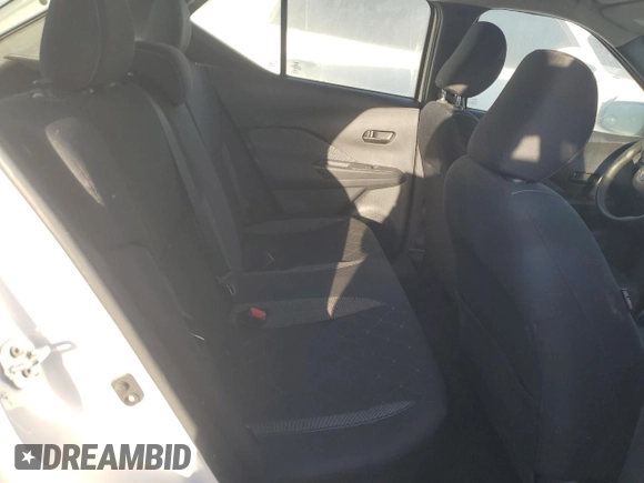 2020 Nissan Kicks S z VIN 3N1CP5BV3LL496937, wystawiony jako Copart lot #76772034 z przebiegiem Nie podano mil oraz Nie do naprawy • Non repairable. Historia ofert i sprzedaży dostępna na DreamBid. Obrazek 11.
