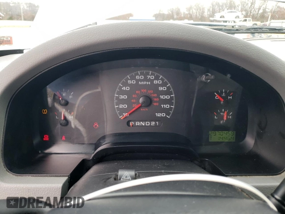 2008 Ford F-150 XL z VIN 1FTRF14W38KB81671, wystawiony jako Copart lot #84194884 z przebiegiem 297 045 mil mil oraz Szkoda całkowita • Salvage title. Historia ofert i sprzedaży dostępna na DreamBid. Obrazek 9.