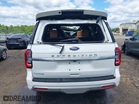 2024 Ford Expedition Platinum с VIN 1FMJU1M87REA86904, выставлен на аукционе IAAI как лот 42335782 с пробегом 6 411 миль миль и . История ставок и продаж доступна на DreamBid. Изображение 6.