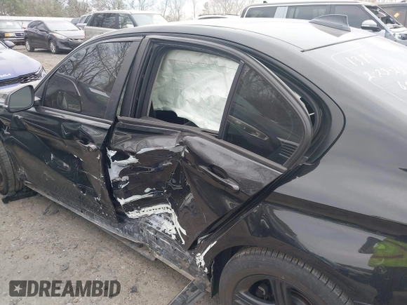 2018 BMW 3 Series 320i with VIN WBA8E1G51JNU91319, listed as a IAAI auction lot 41690084 with 67,609 mi miles. Bid and sale history available at carsss.com. Image 17.