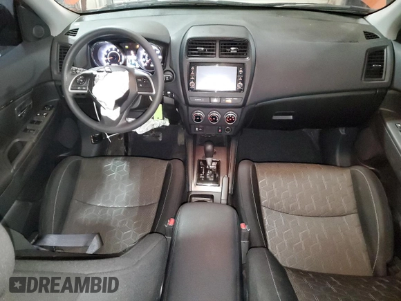 2024 Mitsubishi Outlander S z VIN JA4ARUAU2RU000617, wystawiony jako Copart lot #54299445 z przebiegiem 43 549 mil mil oraz Czysty tytuł • Clean title. Historia ofert i sprzedaży dostępna na DreamBid. Obrazek 8.