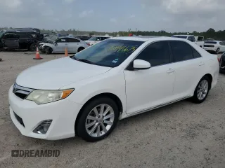 2014 Toyota Camry L with VIN 4T4BF1FK3ER398621, listed as a Copart auction lot 50946675 with 71,141 mi miles and Clean Title. Bid and sale history available at DreamBid. Image 1.