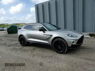 2023 Aston Martin DBX 707 z VIN SD7VUJBW0PTV08298, wystawiony jako Copart lot #77753224 z przebiegiem 3587 mil mil oraz Szkody całkowita. Historia ofert i sprzedaży dostępna na DreamBid. Obrazek 11.