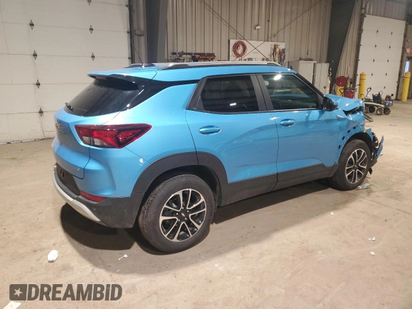 2025 Chevrolet TrailBlazer LT with VIN KL79MRSL1SB017398, listed as a Copart auction lot 43576365 with 2,398 mi miles and Salvage Title. Bid and sale history available at DreamBid. Image 3.