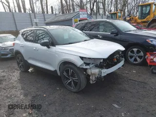 2021 Volvo XC40 R-Design with VIN YV4162UM6M2402320, listed as a IAAI auction lot 41849873 with 78,526 mi miles and . Bid and sale history available at carsss.com. Image 1.
