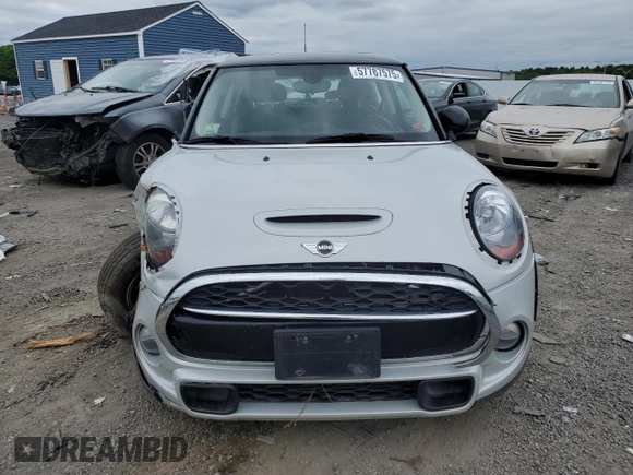2015 MINI Hardtop S z VIN WMWXP7C53F2A38765, wystawiony jako Copart lot #57787575 z przebiegiem Nie podano mil oraz Czysty tytuł • Clean title. Historia ofert i sprzedaży dostępna na DreamBid. Obrazek 5.