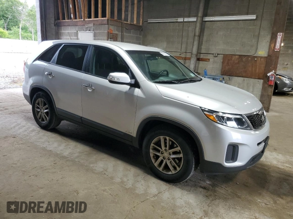 2015 Kia Sorento LX with VIN 5XYKTCA6XFG604470, listed as a Copart auction lot 64114015 with 130,704 mi miles and Clean title. Bid and sale history available at DreamBid. Image 4.