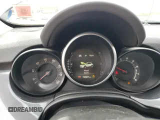 2017 FIAT 500X Lounge z VIN ZFBCFYDB9HP624651, wystawiony jako Copart lot #73388714 z przebiegiem 70 597 mil mil oraz Szkoda całkowita • Salvage title. Historia ofert i sprzedaży dostępna na DreamBid. Obrazek 9.