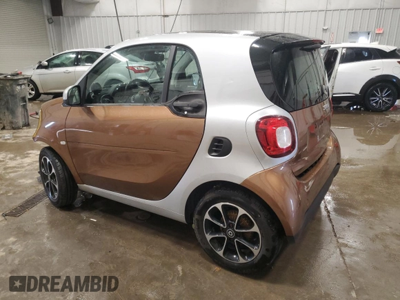 2016 Smart fortwo Passion with VIN WMEFJ5DA1GK076351, listed as a Copart auction lot 48935285 with 45,277 mi miles and Non Repairable. Bid and sale history available at DreamBid. Image 2.