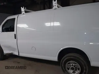 2022 GMC Savana Cargo Van with VIN 1GTW7AF77N1222004, listed as a IAAI auction lot 40864118 with 66,592 mi miles. Bid and sale history available at carsss.com. Image 15.