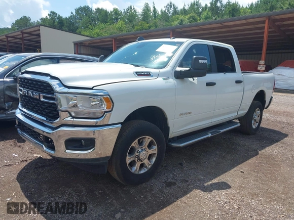 2024 Ram 2500 Big Horn z VIN 3C6UR5DJ4RG354840, wystawiony jako IAAI lot #42509658 z przebiegiem Nie podano mil oraz . Historia ofert i sprzedaży dostępna na DreamBid. Obrazek 2.