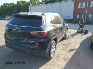 2024 Jeep Compass Latitude z VIN 3C4NJDBN9RT117417, wystawiony jako IAAI lot #42809682 z przebiegiem 34 407 mil mil oraz . Historia ofert i sprzedaży dostępna na DreamBid. Obrazek 4.