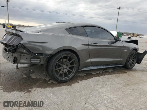 2017 Ford Mustang GT z VIN 1FA6P8CF8H5358570, wystawiony jako Copart lot #49535235 z przebiegiem 71 934 mil mil oraz Szkoda całkowita • Salvage title. Historia ofert i sprzedaży dostępna na DreamBid. Obrazek 3.