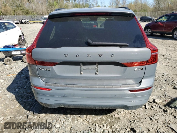 2022 Volvo XC60 Momentum z VIN YV4L12RKXN1946406, wystawiony jako Copart lot #52237725 z przebiegiem 49 629 mil mil oraz Szkoda całkowita • Salvage title. Historia ofert i sprzedaży dostępna na DreamBid. Obrazek 6.